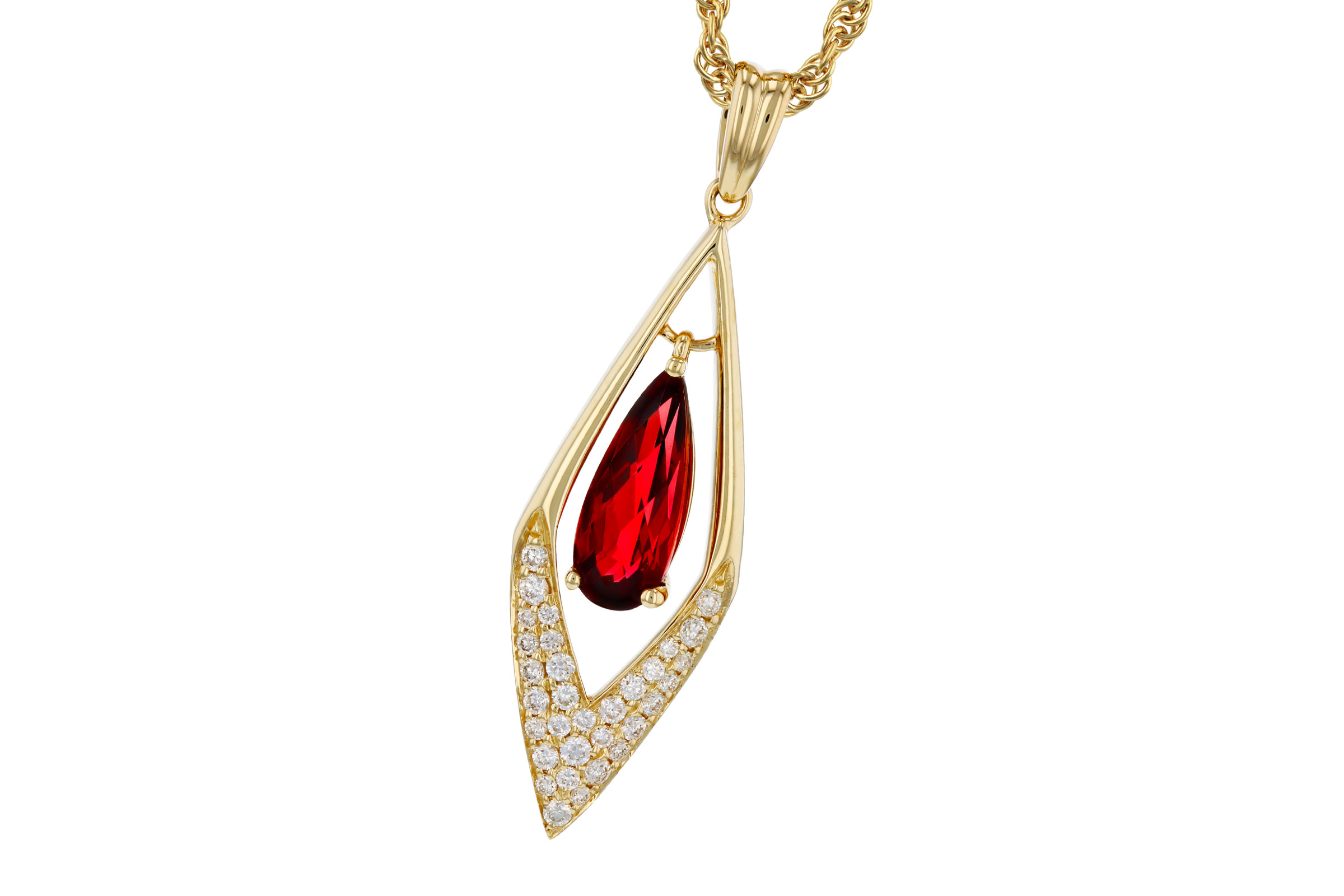 B321-47570: NECK .93 GARNET 1.10 TGW (10x4MM GAR)