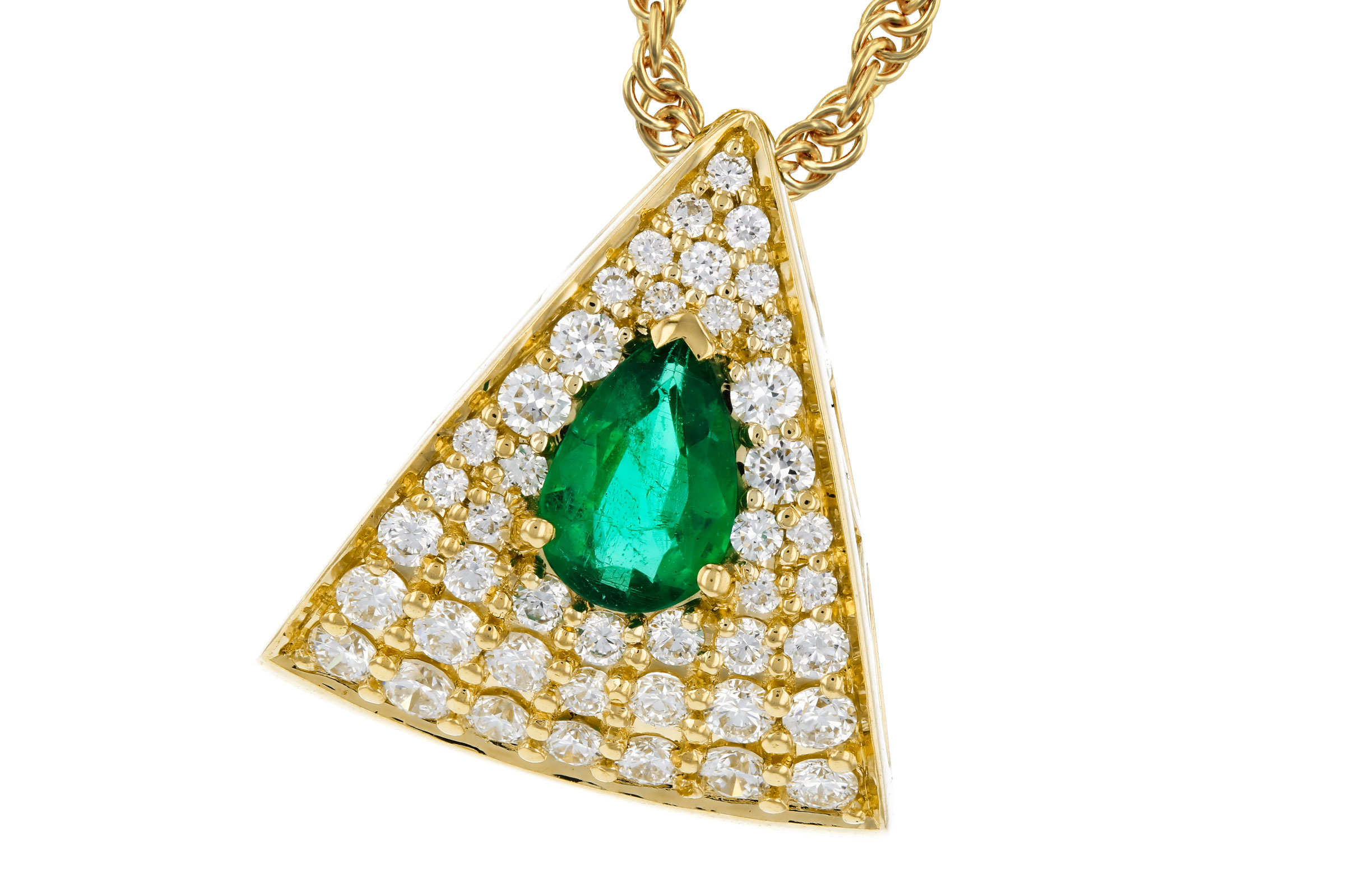 B321-47616: NECKLACE .26 EMERALD .60 TGW (6x4MM EM)