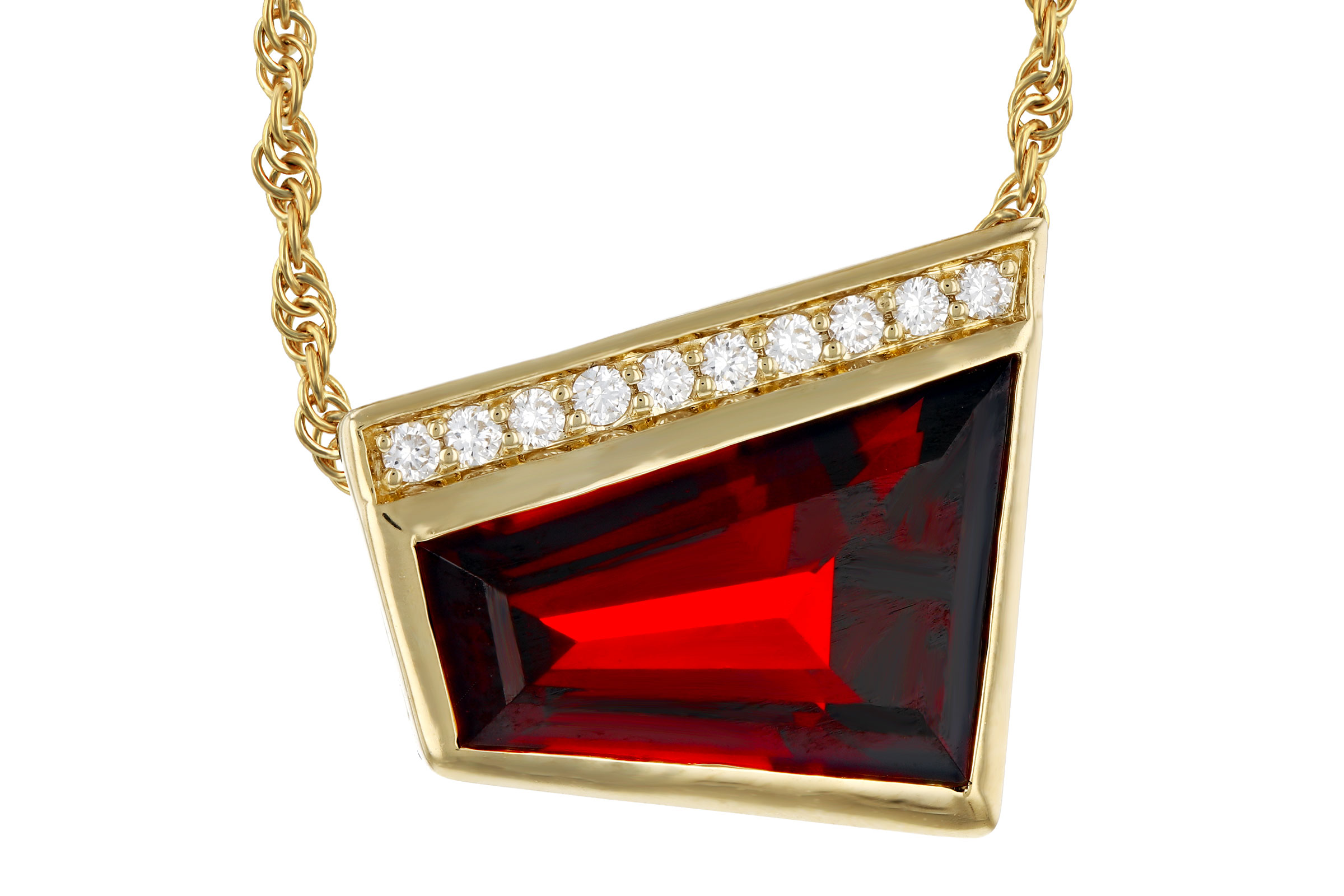 K321-47606: NECKLACE 3.92 GARNET 4.00 TGW